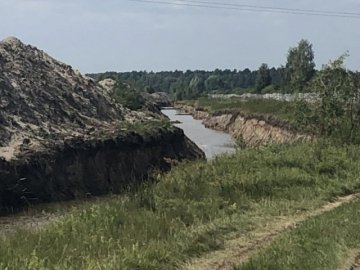 Ще одна громада на Волині укріплює кордон із Білоруссю. ФОТО