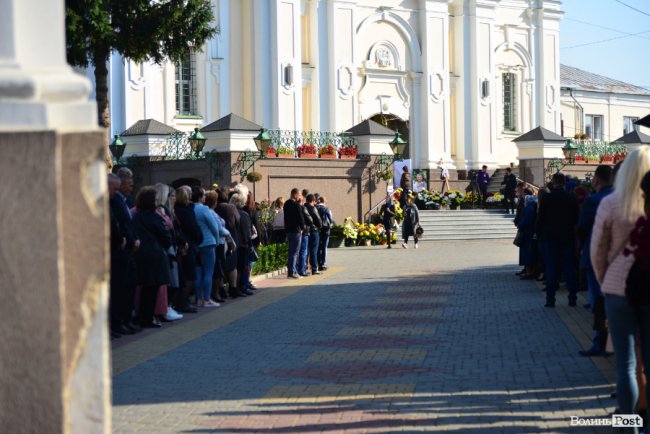 Луцьк попрощався із загиблим на озері Люб'язь Олексієм Веремійчиком