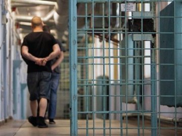 На Хмельниччині суд звільнив 50 засуджених, які виявили бажання мобілізуватися