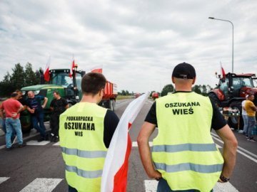 Скільки вантажівок на годину через ПП «Дорогуськ-Ягодин» і «Зосін-Устилуг» пропускають поляки: подробиці