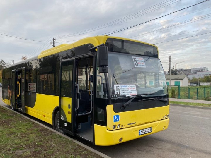 Мусять платити 35 грн: під Луцьком люди нарікають на маршрутку 