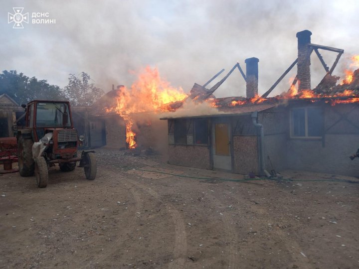 На Волині горіла господарська споруда. ФОТО