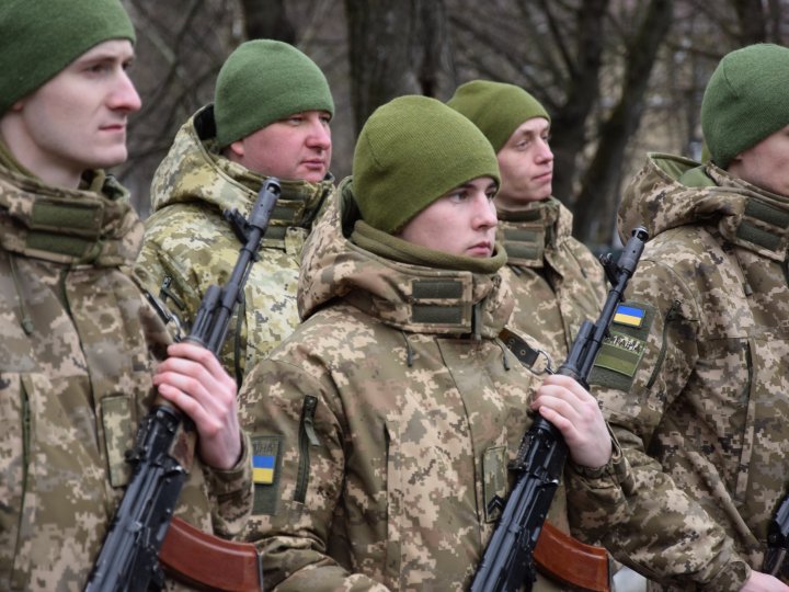 У Луцьку прикордонники-новобранці склали військову присягу. ФОТО