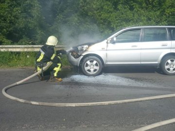 На Волині горіли автомобіль та житловий будинок