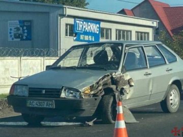 На Ківерцівській у Луцьку не розминулися два автомобілі. ФОТО