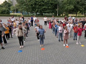 У Луцьку запрацювали пришкільні літні табори: оздоровлять 3 300 школярів