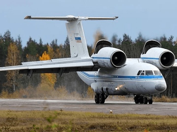 На аеродромі під Москвою вибухнув літак Ан-72, — ГУР