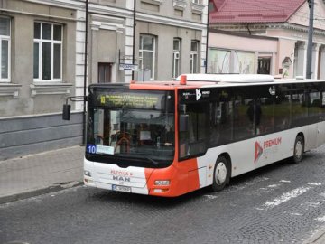 У Луцьку збільшили кількість автобусів на маршруті №10 та зменшили на маршруті №28