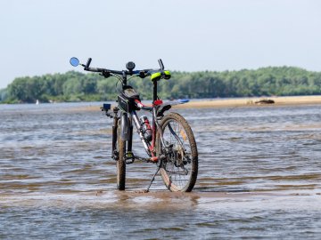 У волинянина вкрали велосипед, коли він пішов купатися у річці