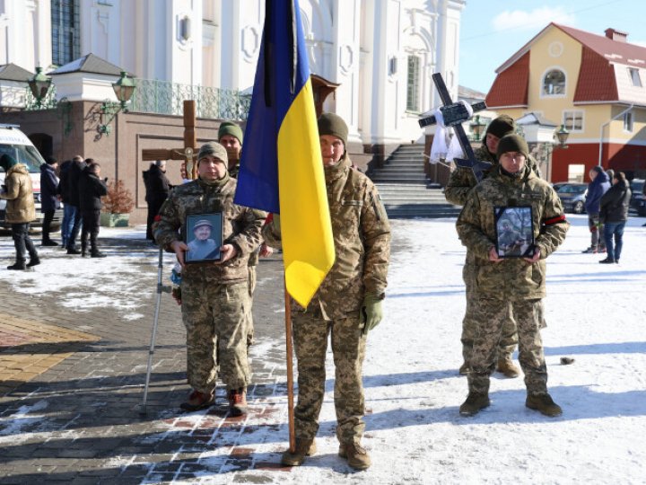 Лучани провели в останню дорогу двох Героїв Романа Конделя та Віталія Никитишина