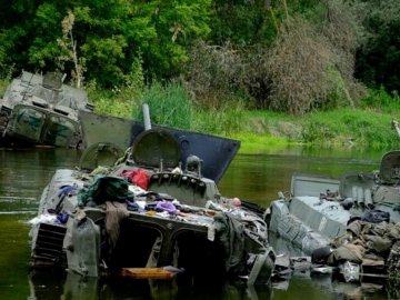 Окупанти терміново евакуюють свої родини з Криму та Півдня України