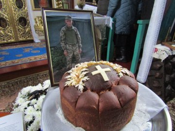 На Волині попрощалися з Героєм Андрієм Плескуном. ФОТО