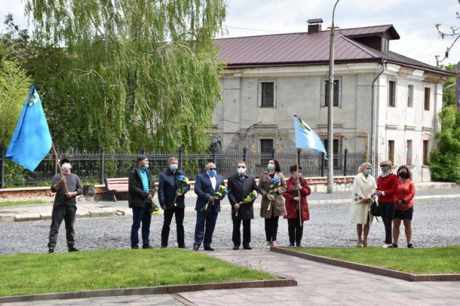 На Замковій площі у Луцьку вшанували пам’ять жертв геноциду кримськотатарського народу