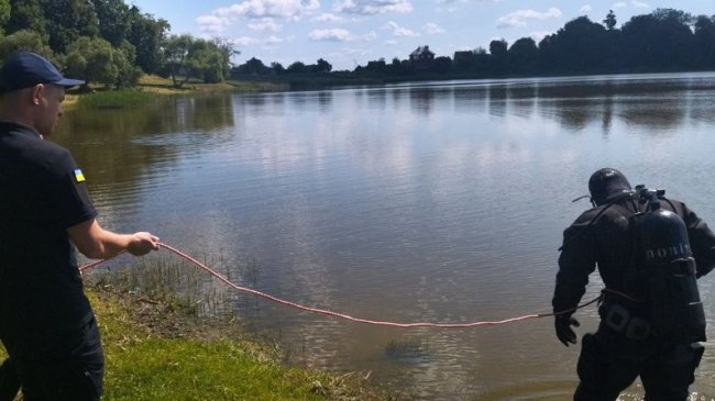 Як на Волині водолази обстежують місця для купання і що знаходять на дні. ВІДЕО