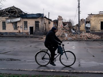 Росія вдарила по Вовчанській громаді: постраждали медики, водії та начальник адміністрації