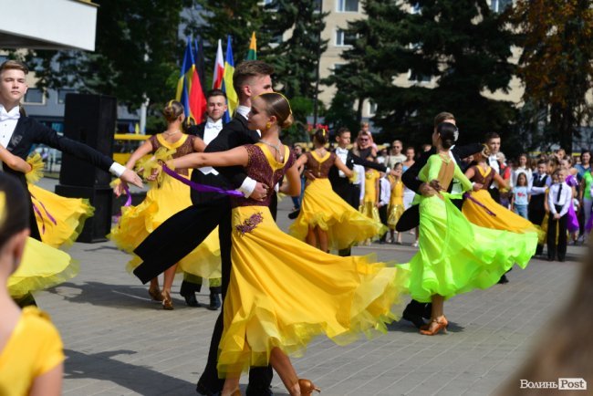 Перформанси, дискотека, іноземні делегації: як лучани відгуляли День міста. ФОТО