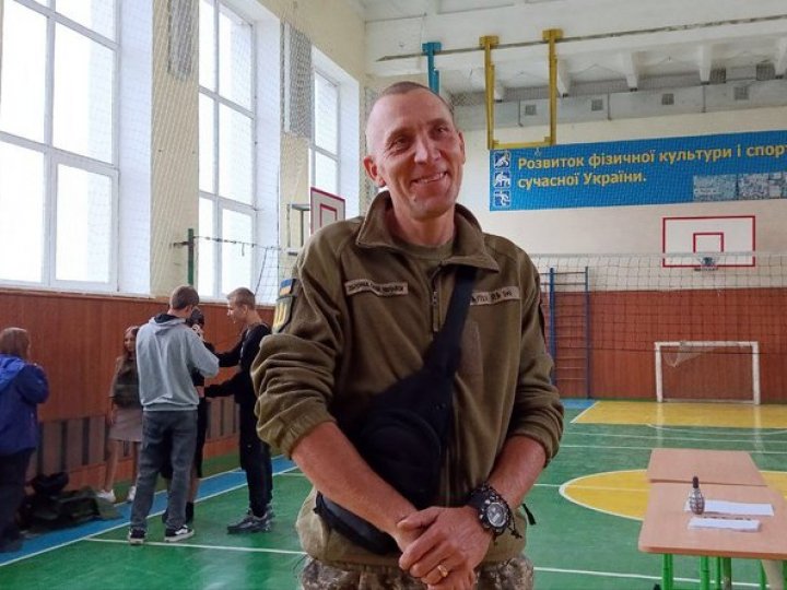 Пішов вчителювати після служби в ЗСУ: історія 45-річного педагога Олександра Шепеля з Волині