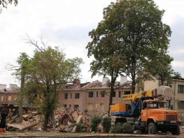 Внаслідок влучення окупантами в житловий будинок в Харкові загинули 19 людей, –  Зеленський