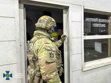 Митники на Закарпатті налагодили систематичні побори з перевізників