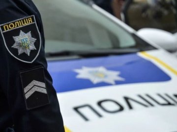 46-річний волинянин скоїв наїзд на патрульного, протягнувши його кілька метрів