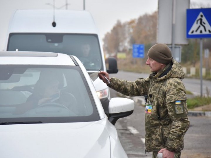 Уряд оновив правила перетину кордону чоловіками 18-25 років у період воєнного стану