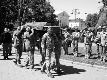 У Луцьку попрощалися із Героєм Богданом Гладуном