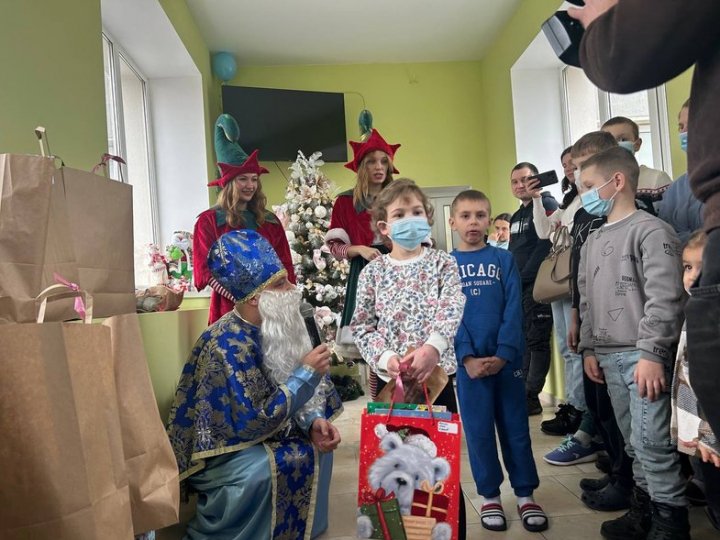 У Луцьку волонтери влаштували свято для онкохворих дітей у лікарні