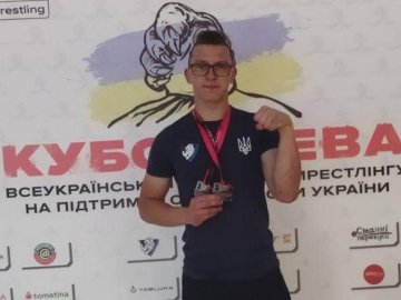 Волинянин став абсолютним чемпіоном на всеукраїнському турнірі з армрестлінгу