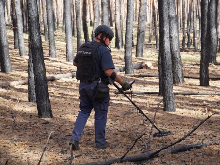 На Донеччині розміновують територію два відділення волинян