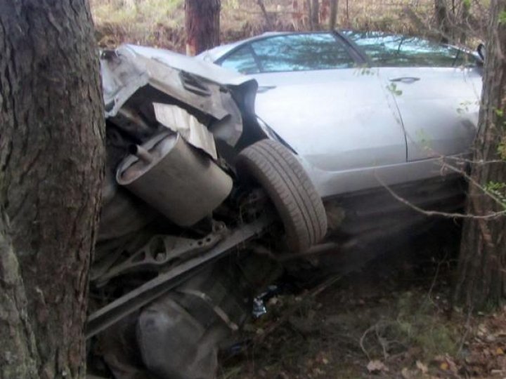 На Волині п'яний водій з’їхав у кювет та врізався у дерево