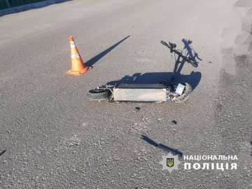 У селі під Луцьком авто збило дитину на електросамокаті