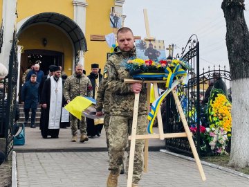 У Нововолинську попрощалися із Захисником Андрієм Боратинцем