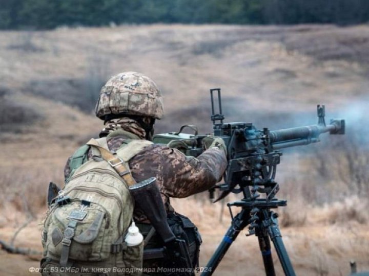 Важкі бої тривають майже по всій лінії фронту. ЗВЕДЕННЯ ГЕНШТАБУ