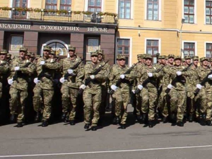 Курсантам військових ЗВО підвищать виплати 