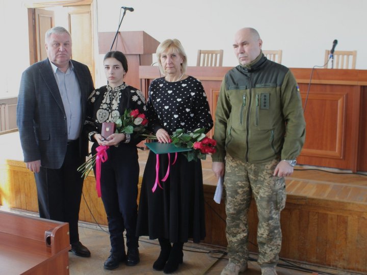 Дружині загиблого снайпера з Волині вручили посмертну нагороду чоловіка. ФОТО