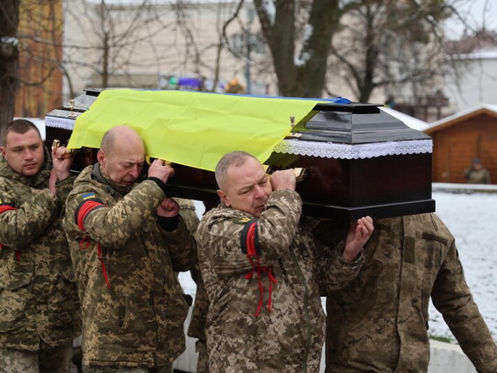 Луцька громада попрощалася з двома Героями - Вадимом Радюком та Романом Сокольським