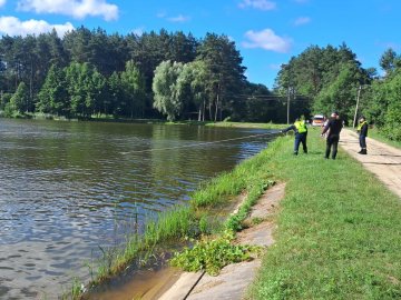 Водолази розшукали тіло чоловіка, який втонув у ставку під Луцьком