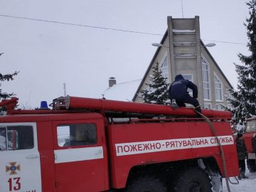 У селищі на Волині під час чистки котла загорілась будівля. ФОТО