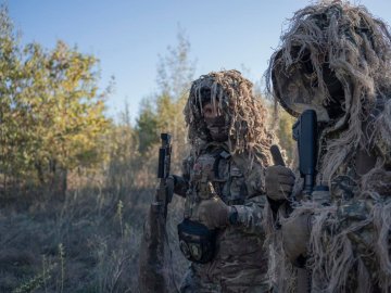 Росія за минулу добу втратила ще 630 вояк, літак, гелікоптер та 11 танків