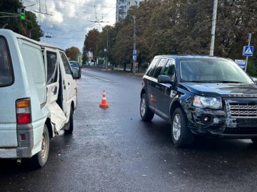 У Луцьку зіткнулися Mitsubishi та Land Rover