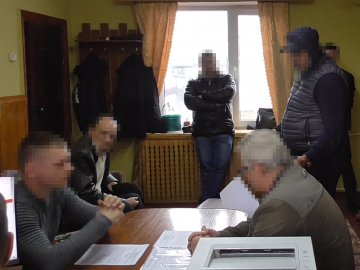 «Вор в законі» на прізвисько «Дато Ланчхутський» та «смотрящий» у Маневицькій колонії отримали підозру: деталі