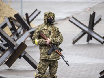 Загрожує довічне ув’язнення: СБУ затримала зрадника, який «зливав» росіянам інформацію для прориву оборони Києва