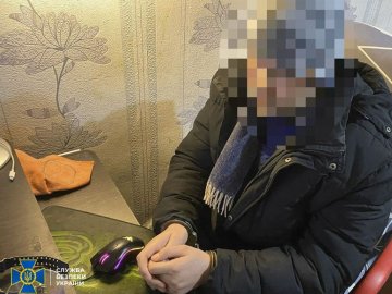 За день – тисячі дзвінків: СБУ затримала хакера, який забезпечував окупантам мобільний зв’язок в Україні 