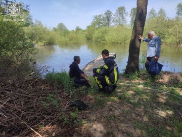 Під Луцьком врятували рибалку, якому стало зле у воді