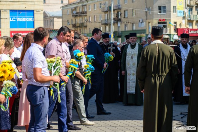 У Луцьку вшанували загиблих захисників України. ФОТОРЕПОРТАЖ