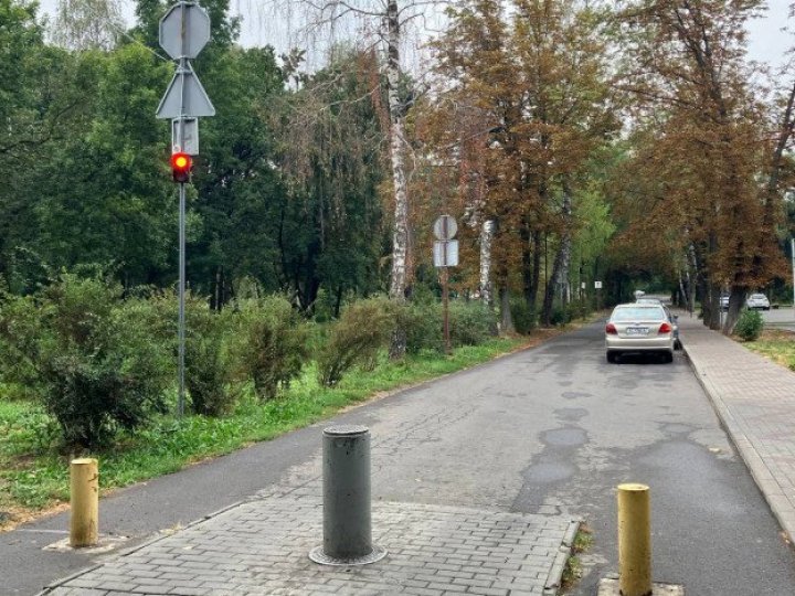 На в’їзді в Центральний парк Луцька встановили світлофор