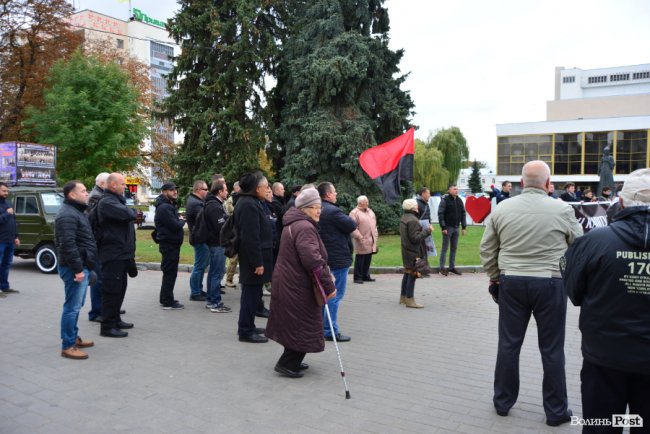 У Луцьку влаштували масштабну акцію «Ні капітуляції». ФОТО