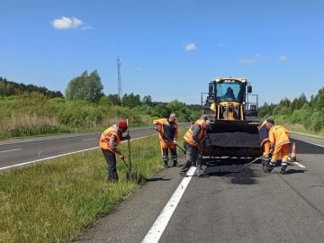 На шести ділянках автодоріг на Волині триває ремонт