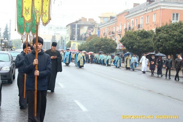 Центром Луцька пронесли чудотворну ікону. ФОТО