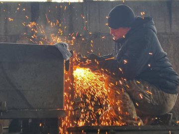 Показали, як воїни 14 ОМБр відновлюють трофейну військову техніку. ФОТО